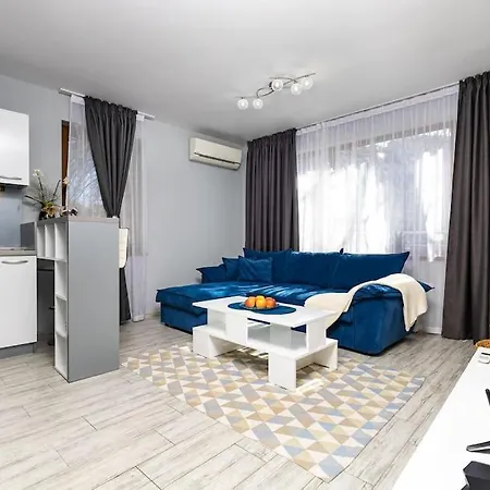 Апартамент Super Center Flat Parchevich